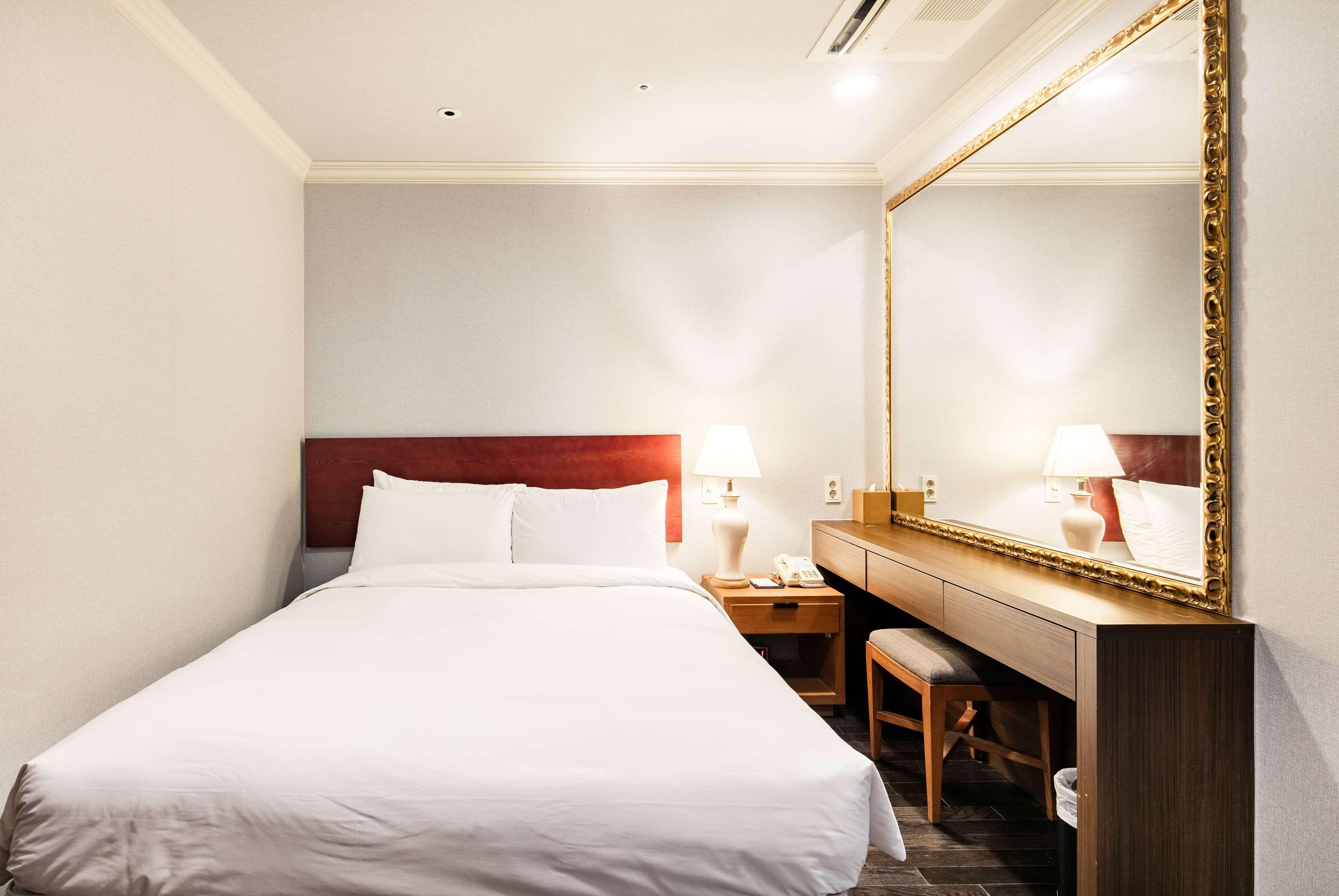 RAMADA HOTEL AND SUITES NAMDAEMUN SEOUL