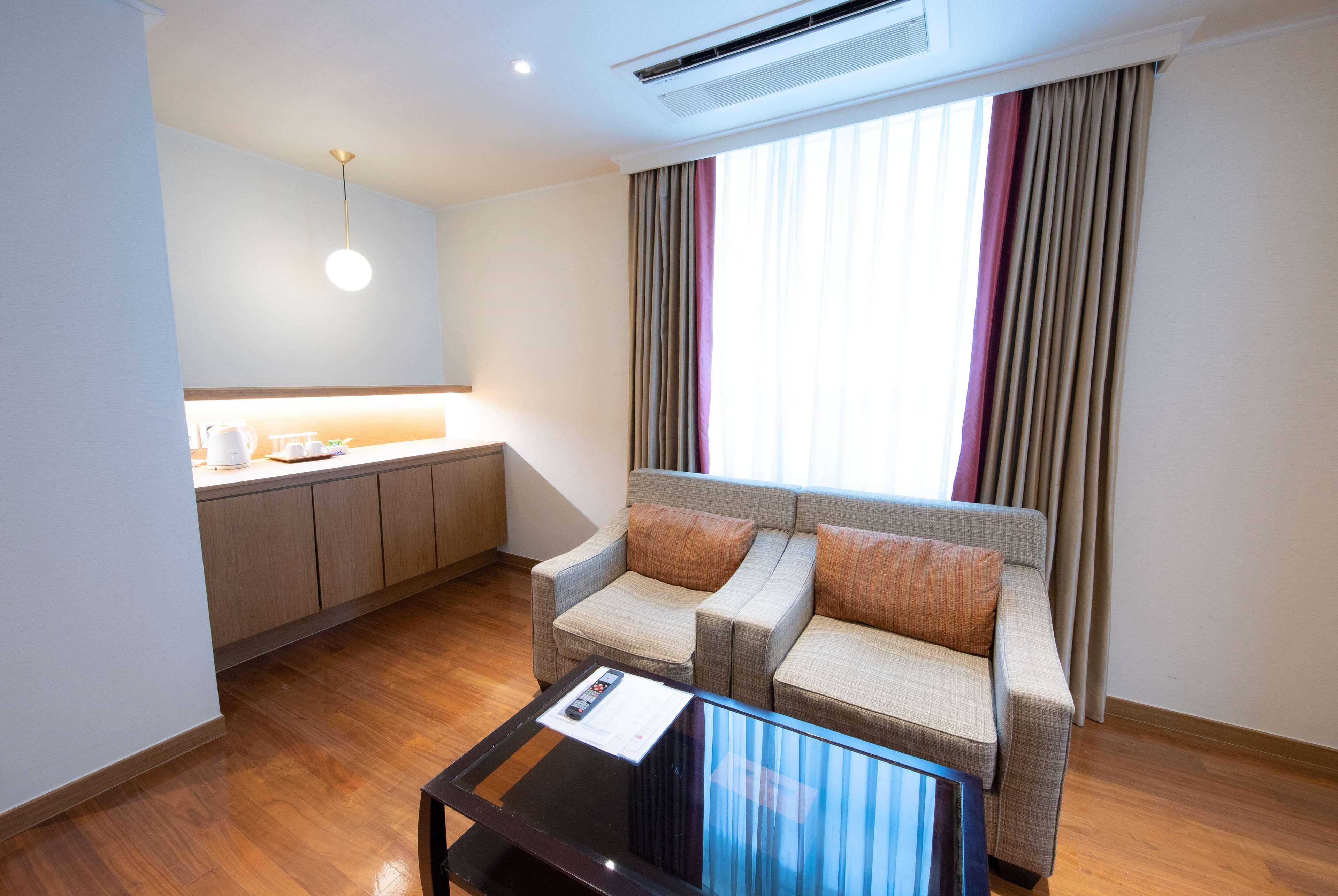 RAMADA HOTEL AND SUITES NAMDAEMUN SEOUL
